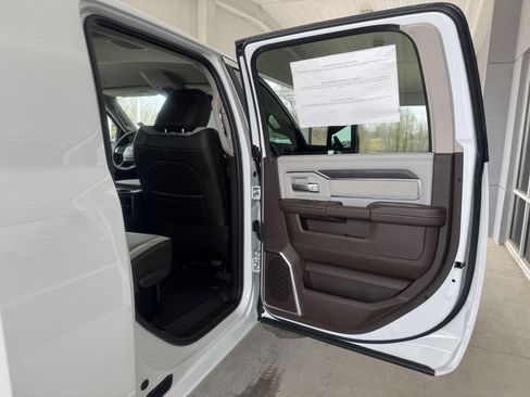 New 2026 RAM 2500 Laramie AWD/4WD image 27