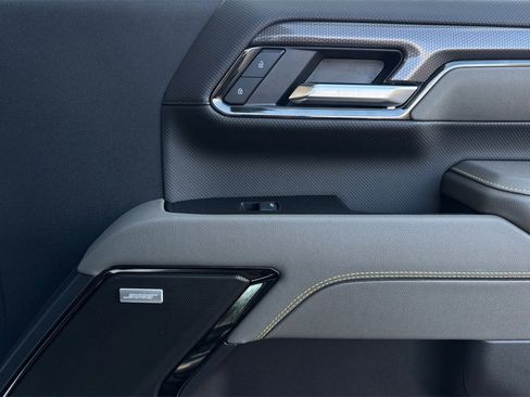 Certified 2025 Chevrolet Silverado 2500 ZR2 w/ Technology Package image 19