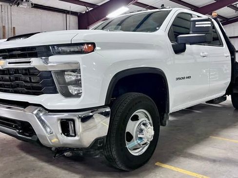 Used 2024 Chevrolet Silverado 3500 LT w/ Convenience Package AWD/4WD image 5