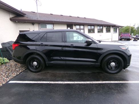 Used 2022 Ford Explorer 4WD Police Interceptor image 2