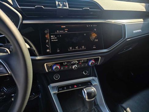 New 2025 Audi Q3 2.0T Premium image 30