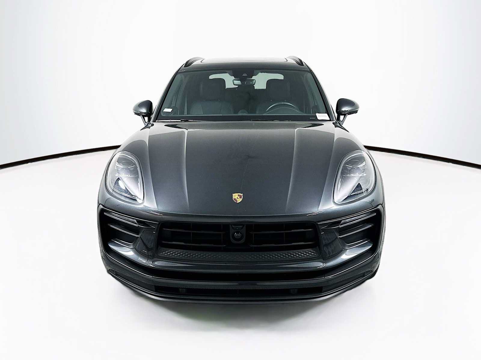 Certified 2026 Porsche Macan AWD/4WD image 6