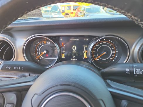 Certified 2022 Jeep Gladiator Sport AWD/4WD image 25