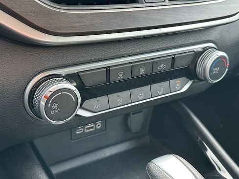 Used 2024 Nissan Altima 2.5 SV image 24