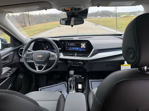 New 2026 Chevrolet Trax LT w/ Driver Confidence Package image 17