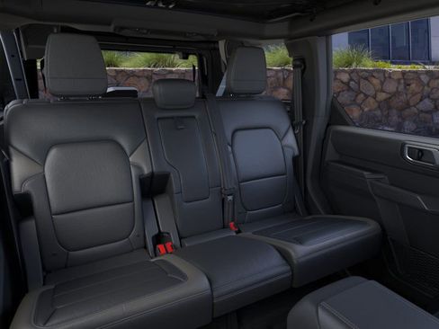 New 2025 Ford Bronco Outer Banks image 11