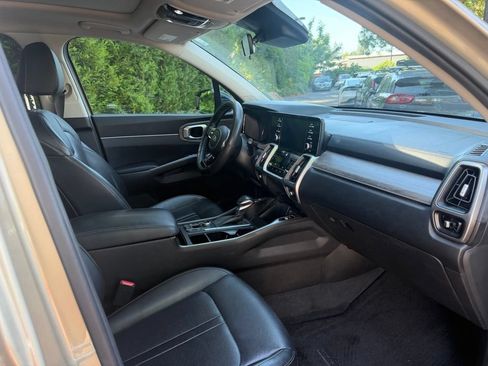 Used 2021 Kia Sorento EX w/ Panoramic Sunroof Package AWD/4WD image 16