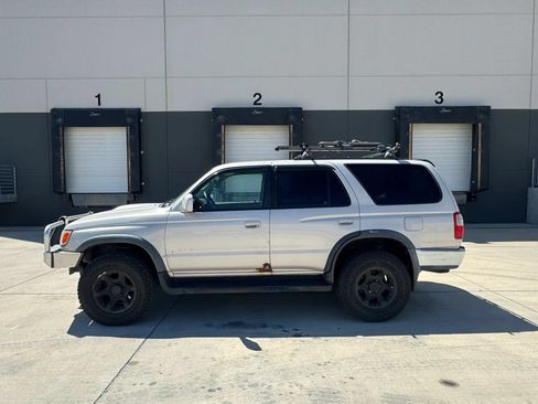 Used 1999 Toyota 4Runner SR5 w/ Upgrade Value Pkg 6 AWD/4WD image 2