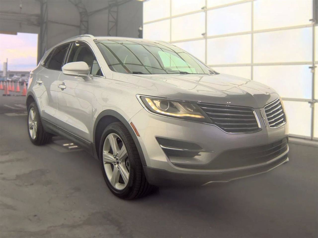 Used 2017 Lincoln MKC Premiere FWD image 4