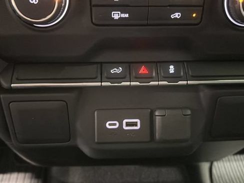 Used 2021 Chevrolet Silverado 1500 Custom AWD/4WD image 17
