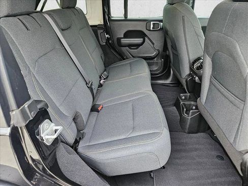 Used 2025 Jeep Wrangler Sport S image 19