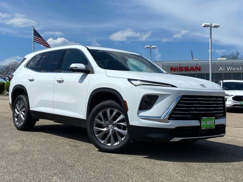 Used 2025 Buick Enclave Preferred FWD image 1