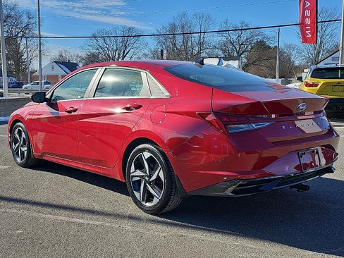 Used 2022 Hyundai Elantra Limited image 4