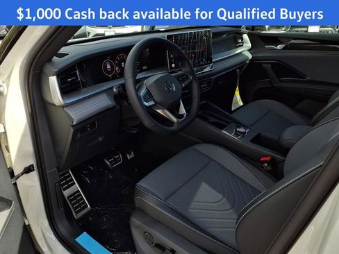 New 2026 Volkswagen Tiguan SE R-Line image 13