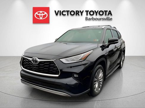 New 2026 Toyota Highlander Platinum image 1