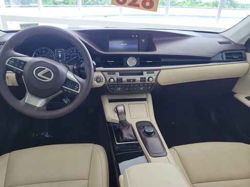 Used 2018 Lexus ES 350 w/ Accessory Package 2 FWD image 15