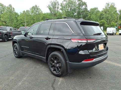 Certified 2022 Jeep Grand Cherokee Limited w/ Trailer Tow Prep Group (B) AWD/4WD image 5