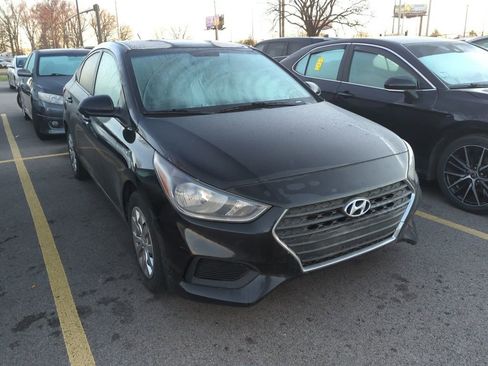 Used 2018 Hyundai Accent SE image 3