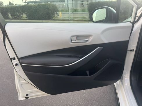 Used 2024 Toyota Corolla SE image 12