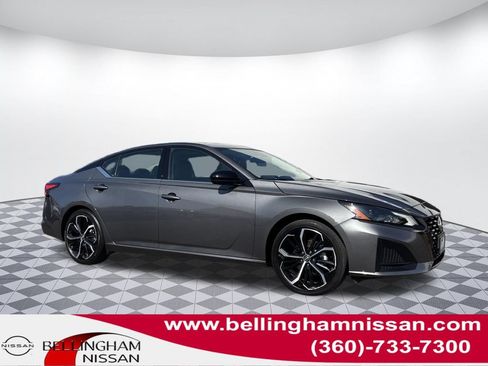 Used 2024 Nissan Altima 2.5 SR w/ SR Premium Package FWD image 1