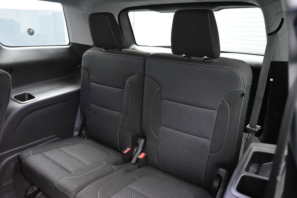 Used 2023 GMC Acadia SLE FWD image 18