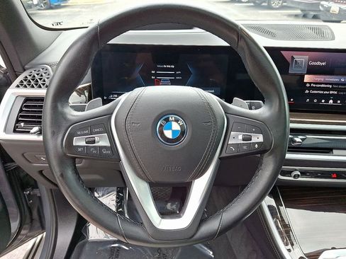 Used 2025 BMW X5 xDrive50e AWD/4WD image 21