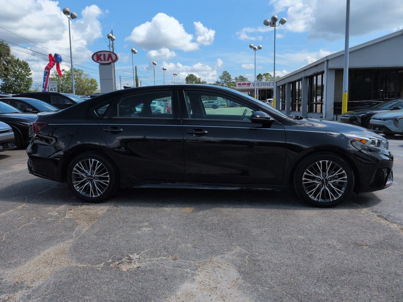 Used 2024 Kia Forte GT-Line w/ GT-Line Premium Package FWD image 4