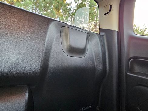 Used 2022 Chevrolet Colorado LT w/ Fleet Safety Package image 25