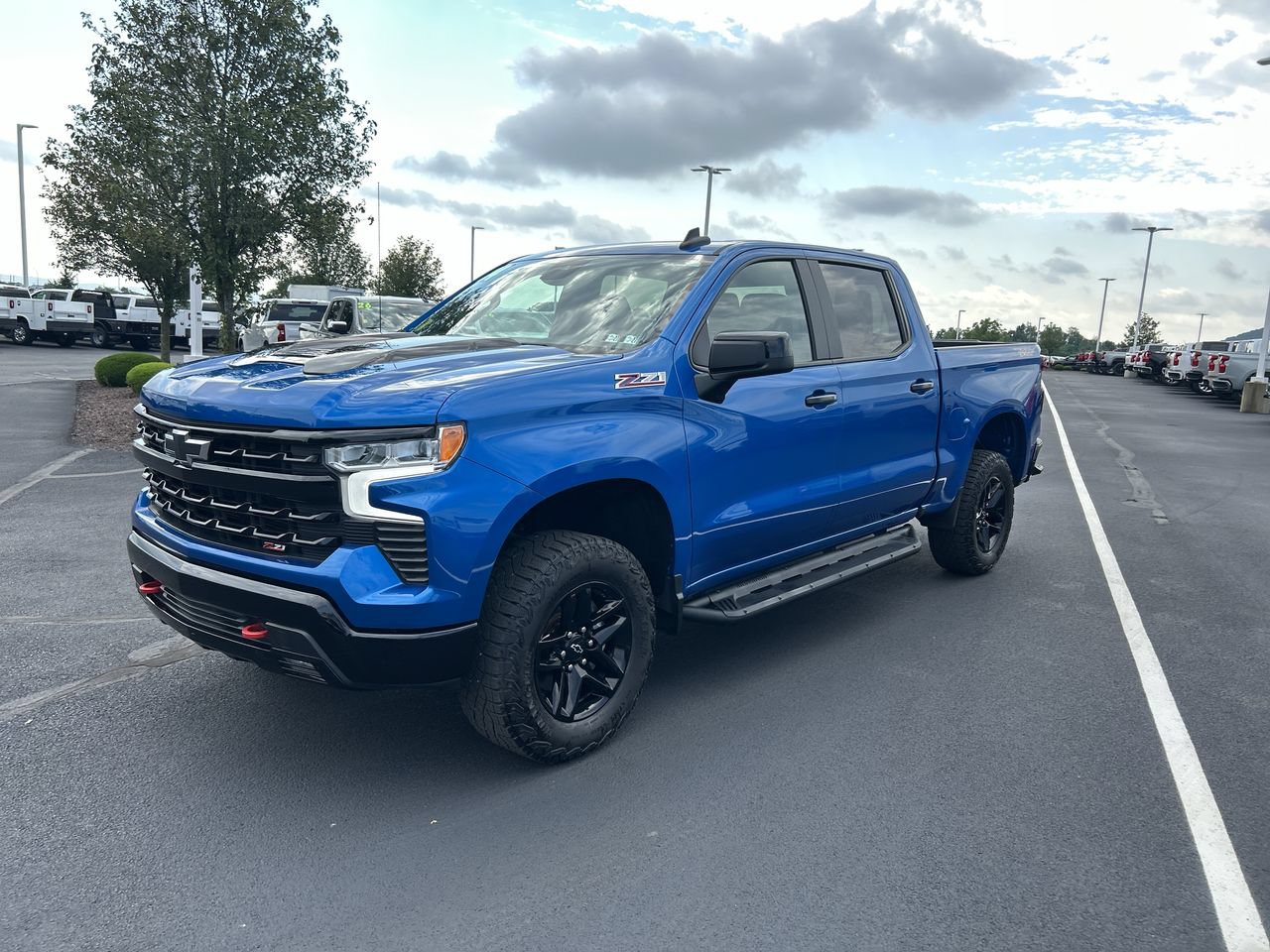 Used 2024 Chevrolet Silverado 1500 LT Trail Boss AWD/4WD image 3