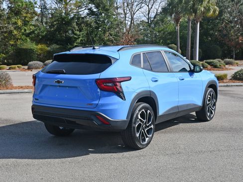 Used 2024 Chevrolet Trax RS w/ Driver Confidence Package image 3