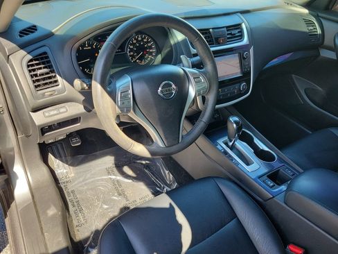 Certified 2018 Nissan Altima 2.5 SR w/ SR Midnight Edition FWD image 25