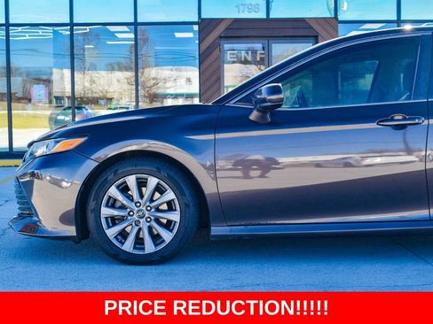 Used 2019 Toyota Camry LE image 29