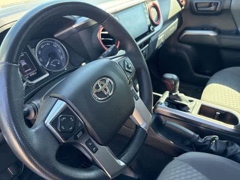 Used 2022 Toyota Tacoma SR5 image 10