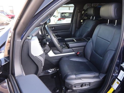 Used 2023 Toyota Tundra Platinum AWD/4WD image 9