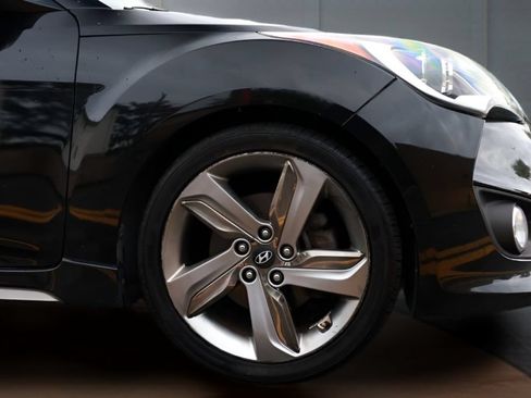 Used 2013 Hyundai Veloster Turbo FWD image 12