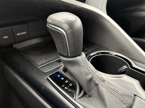 Used 2020 Toyota Camry SE image 13