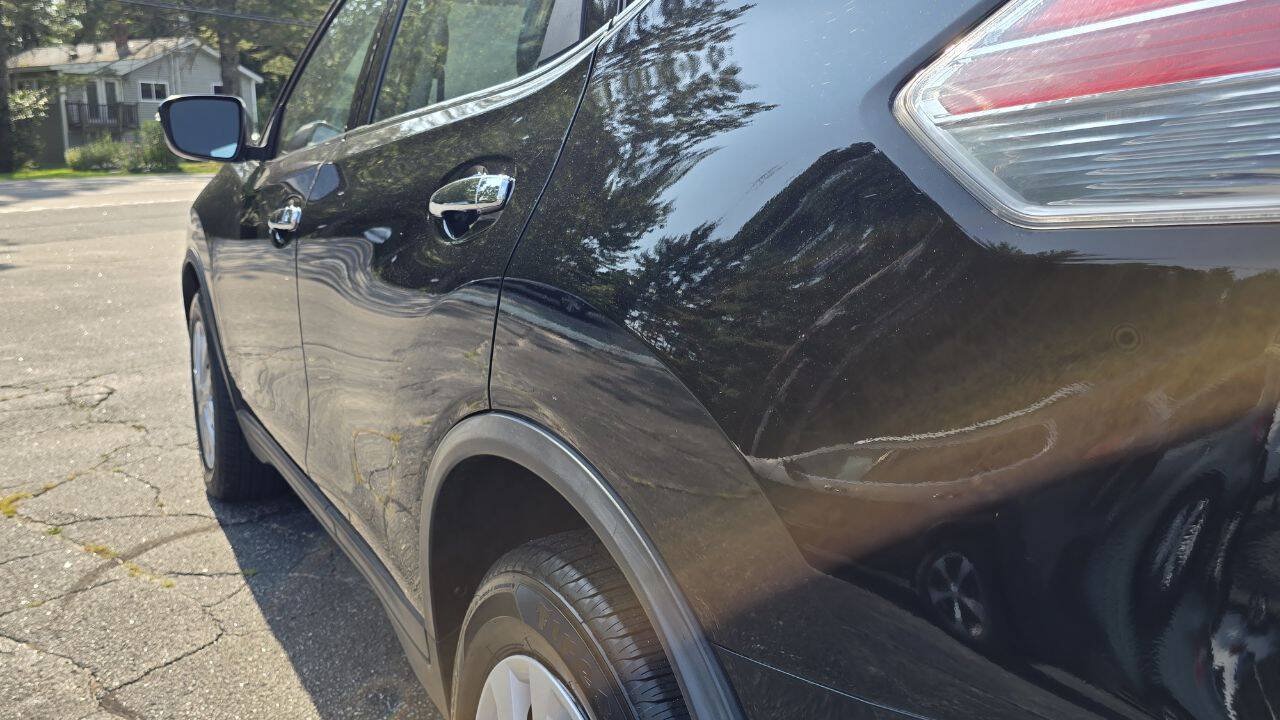 Used 2015 Nissan Rogue S AWD/4WD image 10