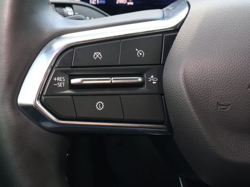 Used 2025 Chevrolet Suburban High Country image 27