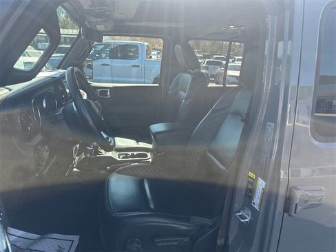 Used 2022 Jeep Wrangler Unlimited Sahara image 17