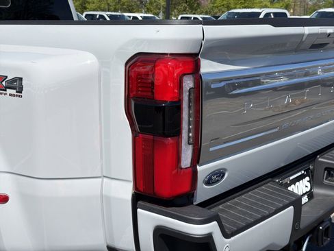 New 2026 Ford F450 Platinum w/ Platinum Plus Package AWD/4WD image 17