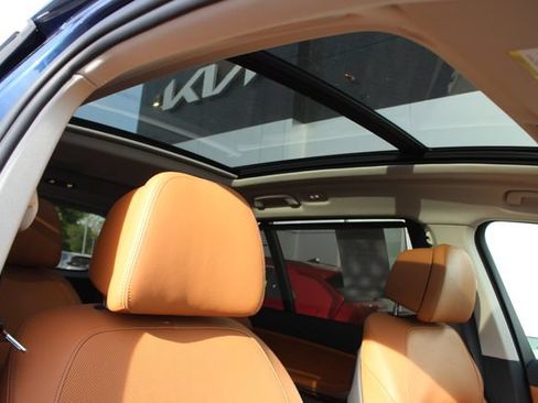 Used 2022 BMW X7 xDrive40i w/ Premium Package AWD/4WD image 39