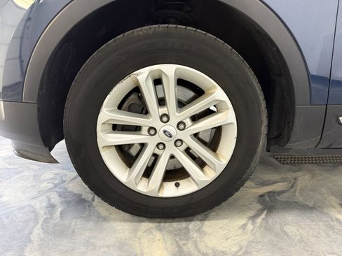 Used 2017 Ford Explorer XLT image 22