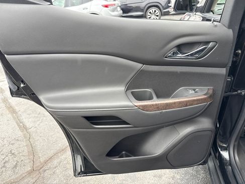 Certified 2023 GMC Acadia Denali image 31