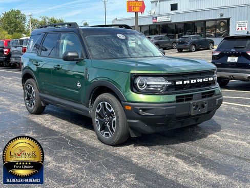 Used 2024 Ford Bronco Sport Outer Banks w/ Tech Package image 2