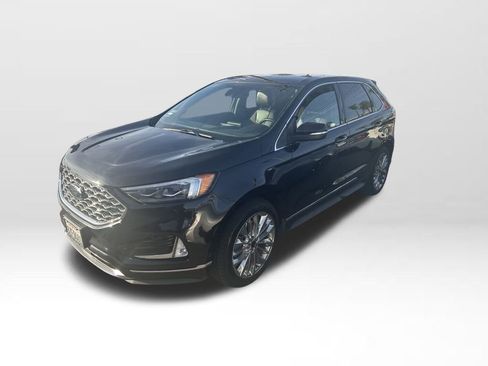 Used 2021 Ford Edge Titanium w/ Equipment Group 301A image 4