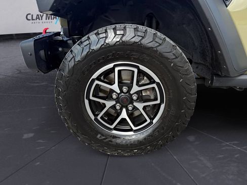 Used 2025 Jeep Wrangler Rubicon w/ Steel Bumper Group AWD/4WD image 14