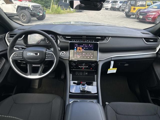 New 2026 Jeep Grand Cherokee Laredo X AWD/4WD image 6