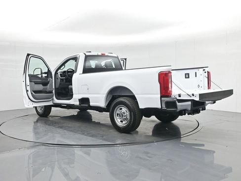 New 2026 Ford F250 XL w/ XL Chrome Package image 34