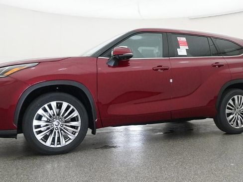 New 2026 Toyota Highlander Platinum AWD/4WD image 18
