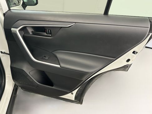 Used 2025 Toyota RAV4 LE image 31